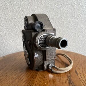 Vintage Revere Model 88 Cine Film Movie Camera